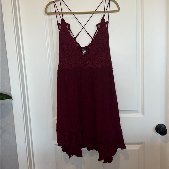 Venus Burgundy Lace Dress - Picture 2 of 3